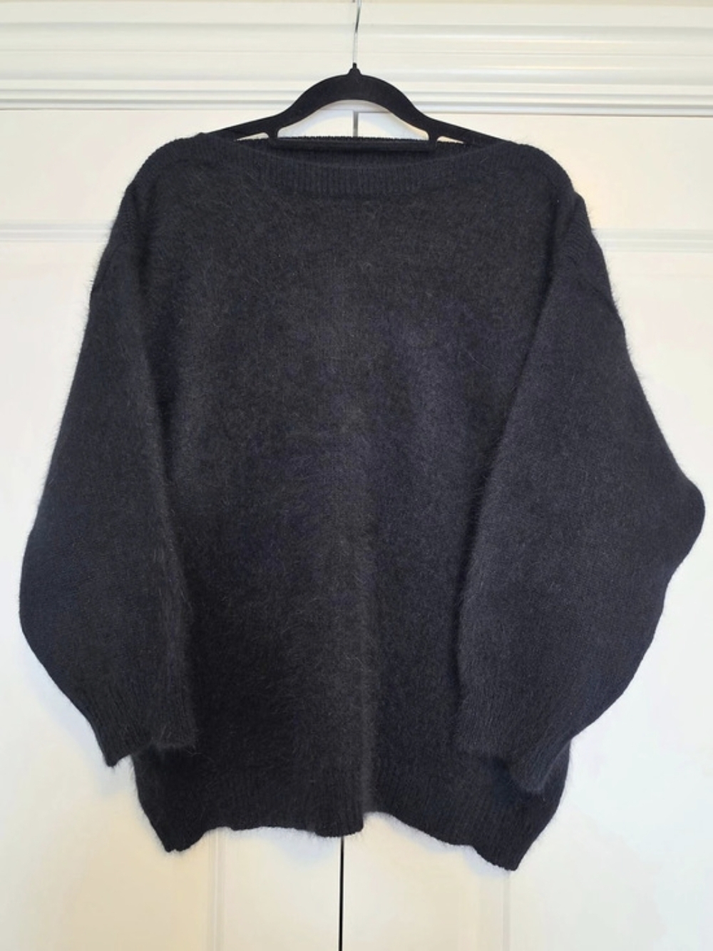 GERARD MARTIN VINTAGE WOMEN’S 70% ANGORA SWEATER V-BACK SIZE L